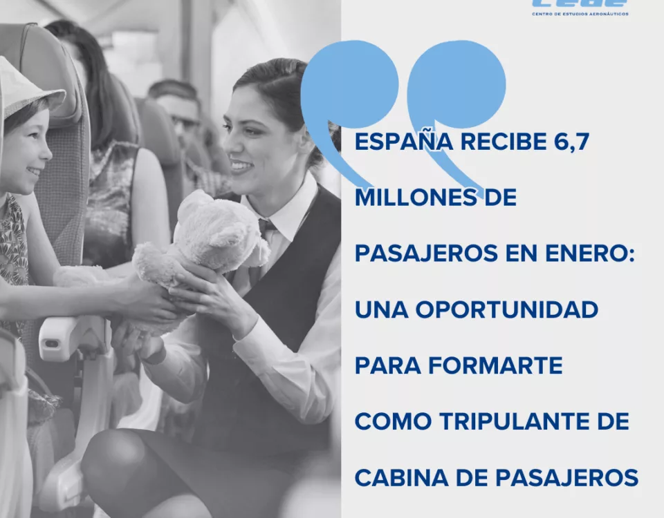 auxiliar de vuelo atendiendo pasajeros en vuelo internacional desde España