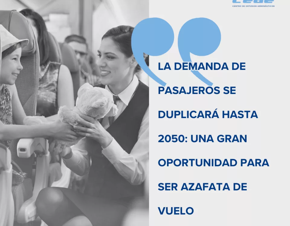 tripulante de cabina atendiendo pasajeros en vuelo comercial internacional