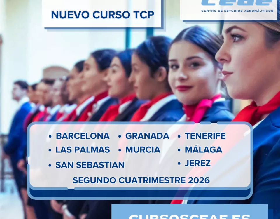 Alumnos del curso de tripulante de cabina 2026 de CEAE uniformados