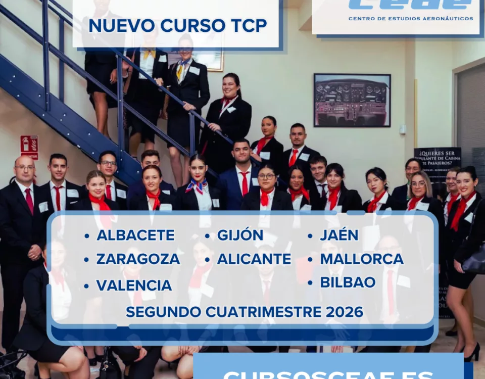 Alumnos del curso tripulate cabina 2026 de CEAE uniformados